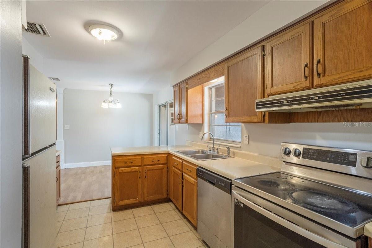 ROACH SUB - Residential Lease
