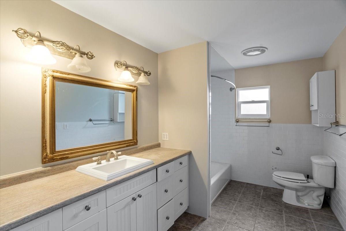 ROACH SUB - Residential Lease