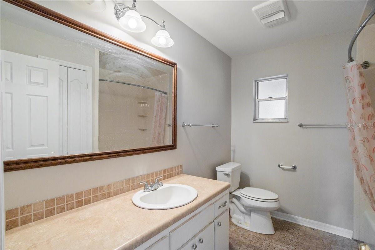 ROACH SUB - Residential Lease