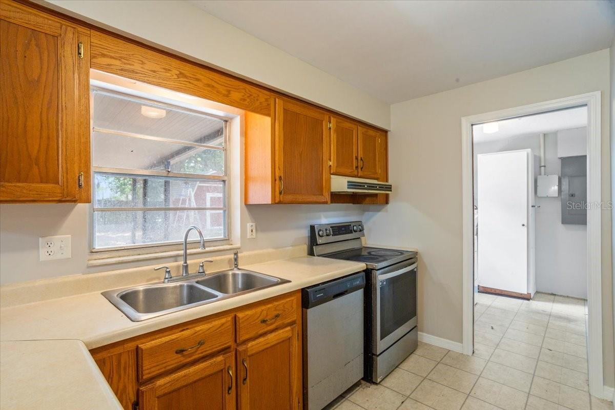ROACH SUB - Residential Lease