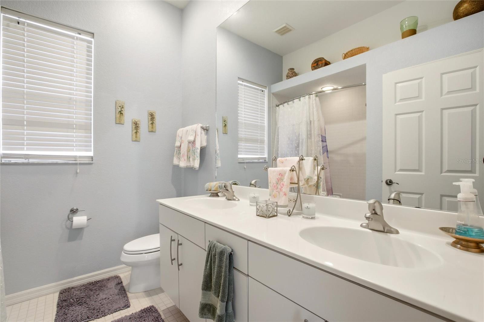 MISSION VALLEY ESTATE SEC A - Residential