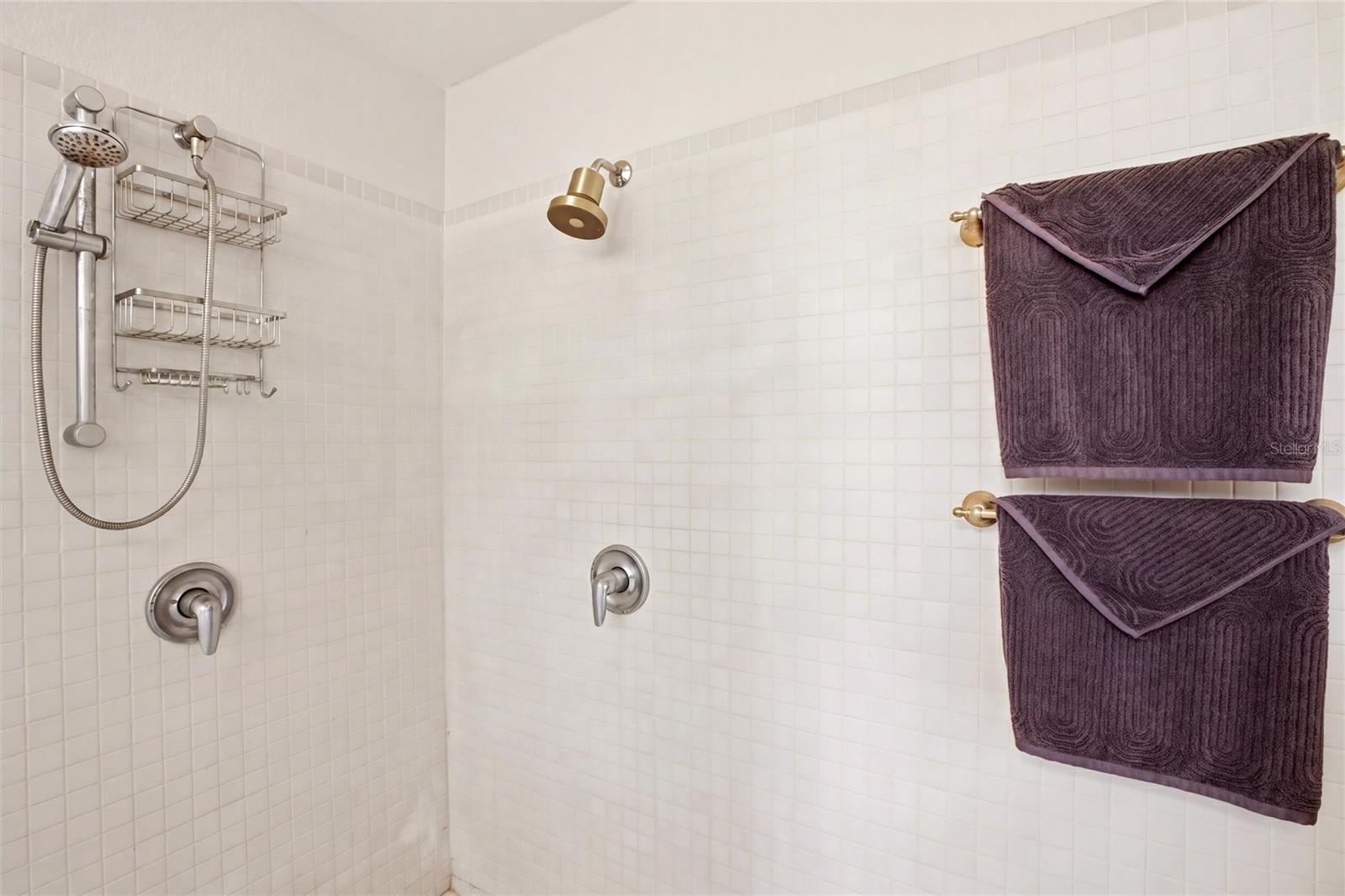 MISSION VALLEY ESTATE SEC A - Residential