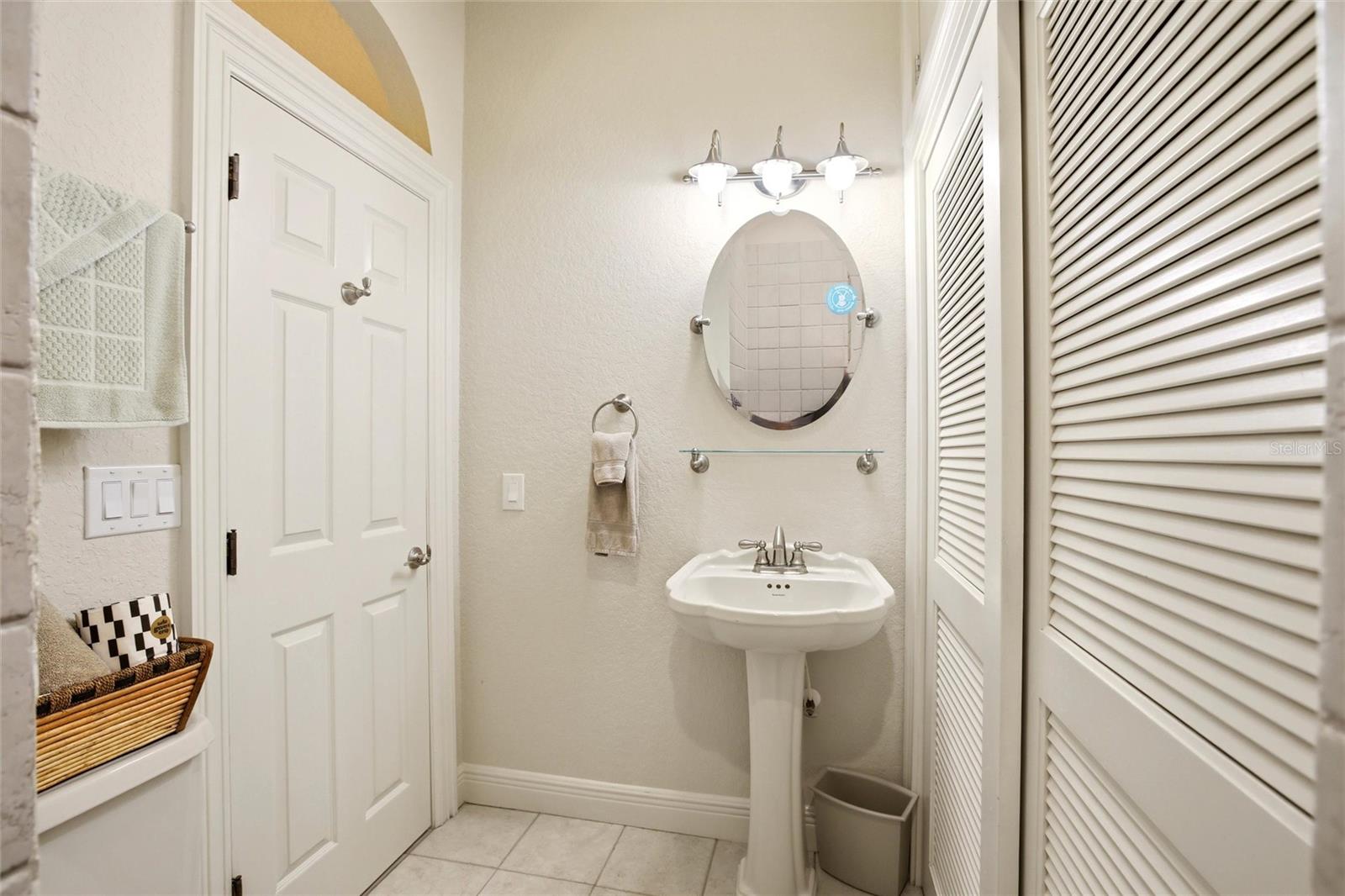 MISSION VALLEY ESTATE SEC A - Residential