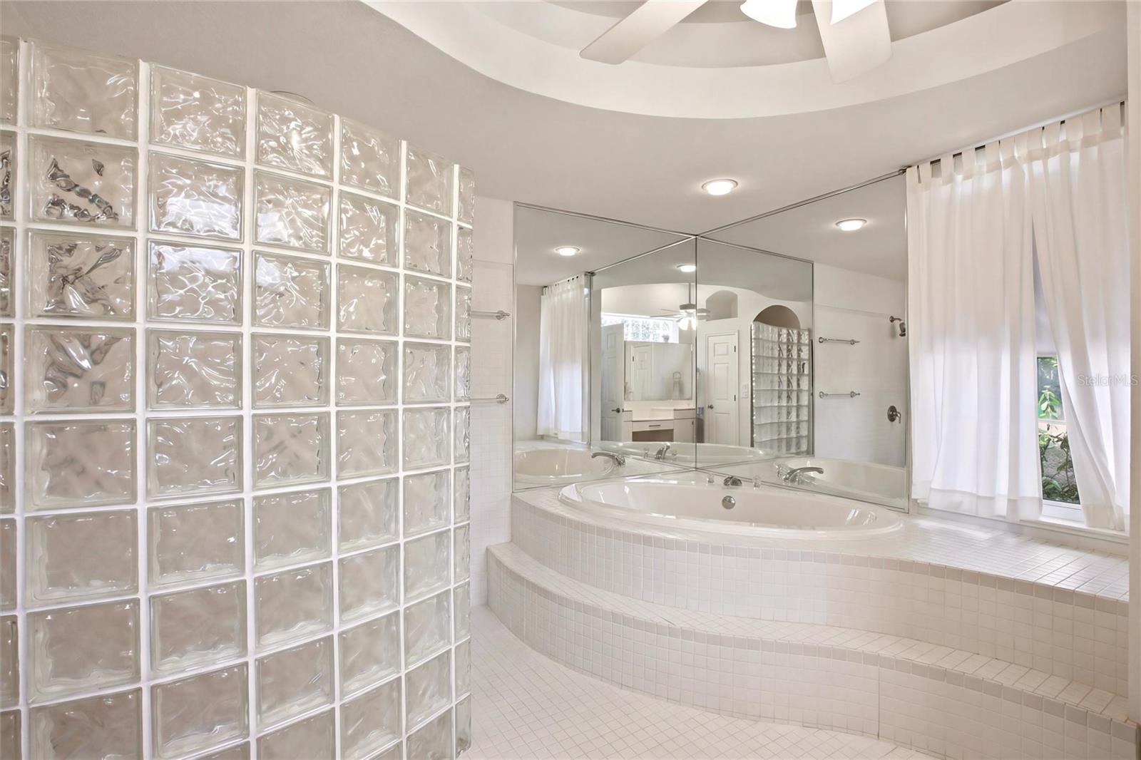 MISSION VALLEY ESTATE SEC A - Residential