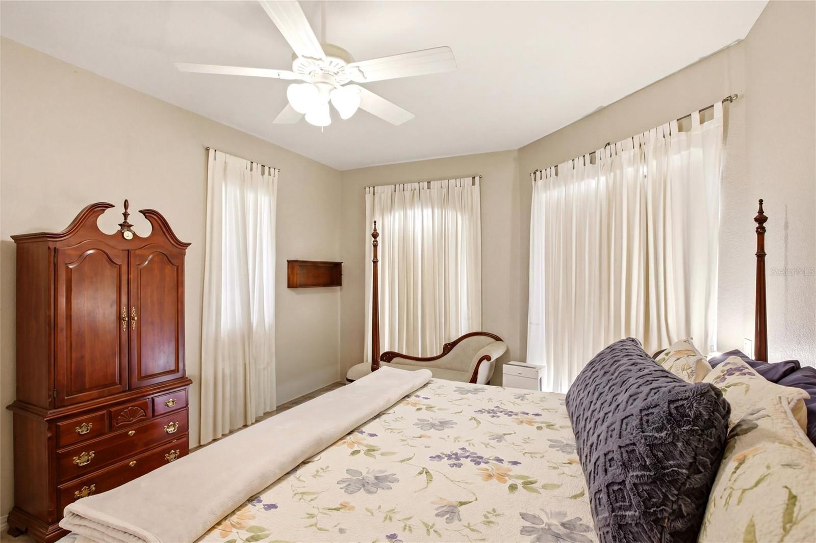 MISSION VALLEY ESTATE SEC A - Residential