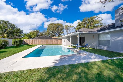 A home in AUBURNDALE