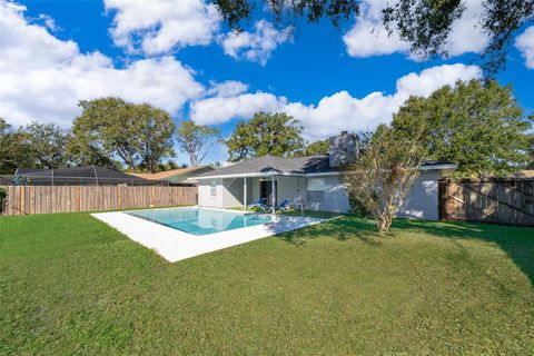 A home in AUBURNDALE