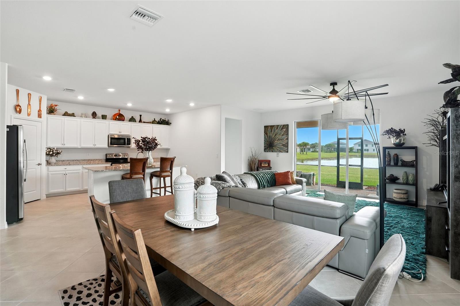 HAMPTON LKS/RIVER HALL SOUTH - Residential