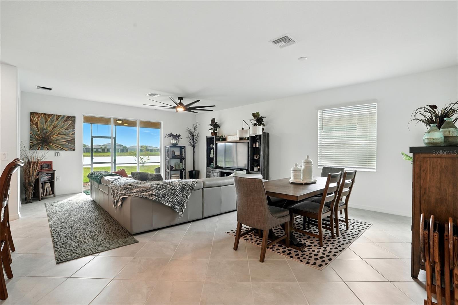 HAMPTON LKS/RIVER HALL SOUTH - Residential