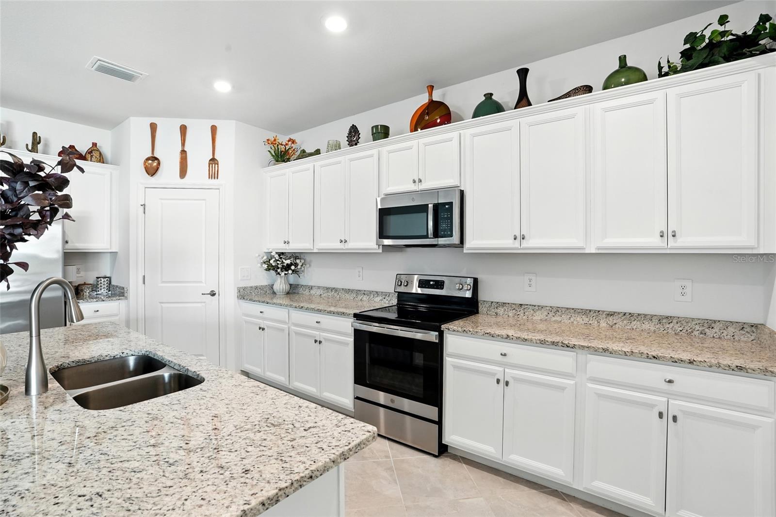 HAMPTON LKS/RIVER HALL SOUTH - Residential