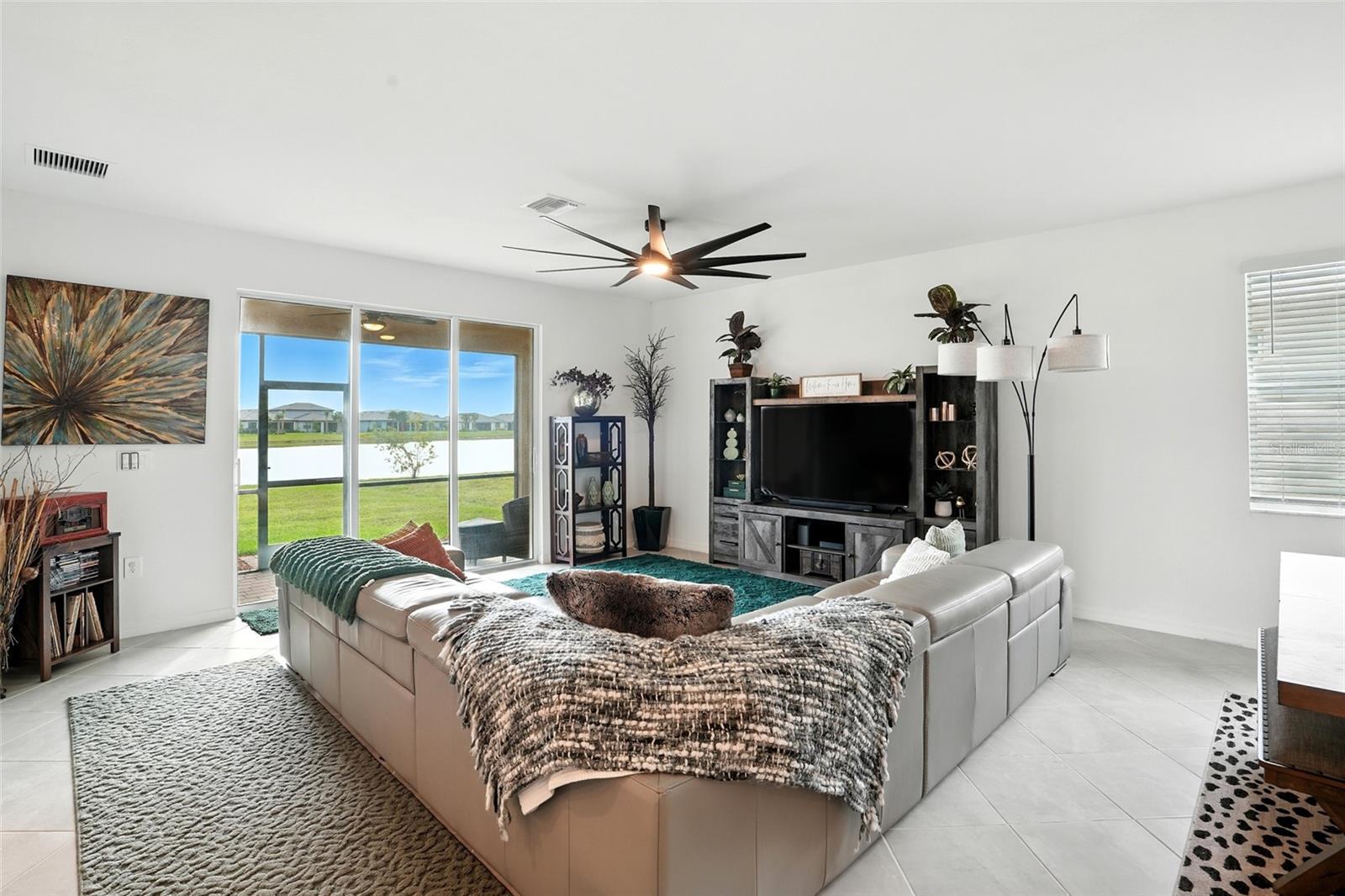 HAMPTON LKS/RIVER HALL SOUTH - Residential