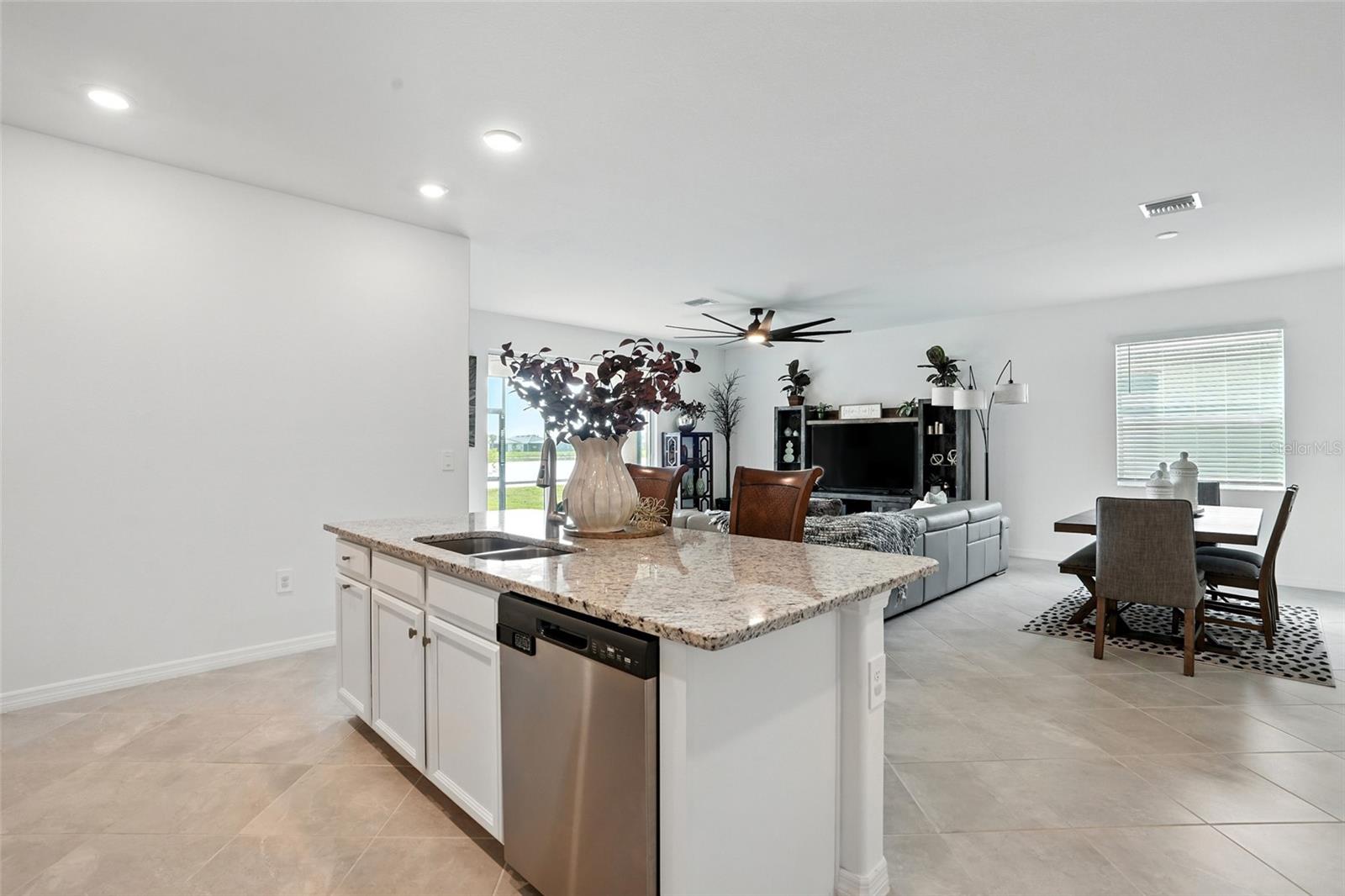 HAMPTON LKS/RIVER HALL SOUTH - Residential