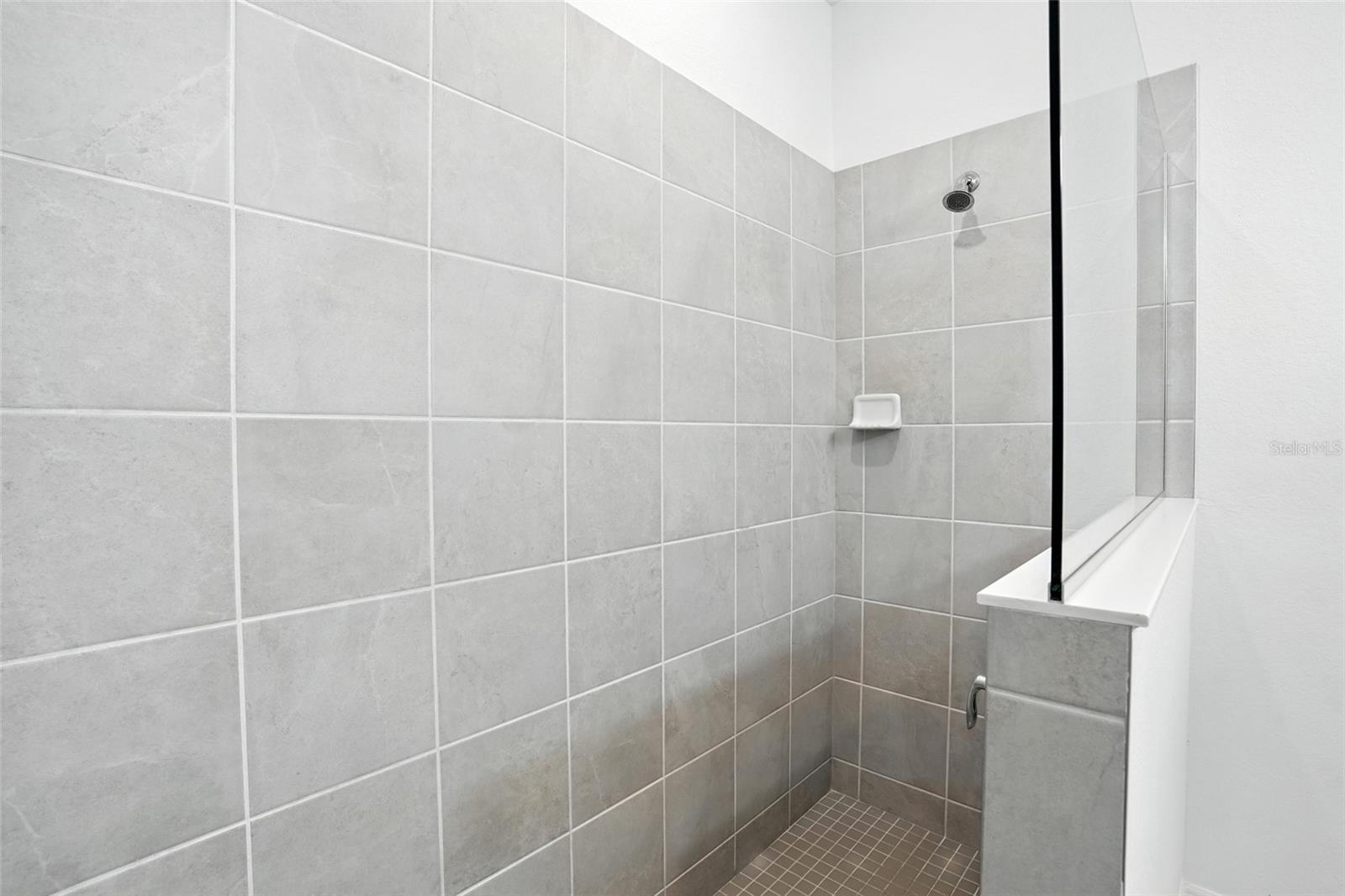 HAMPTON LKS/RIVER HALL SOUTH - Residential