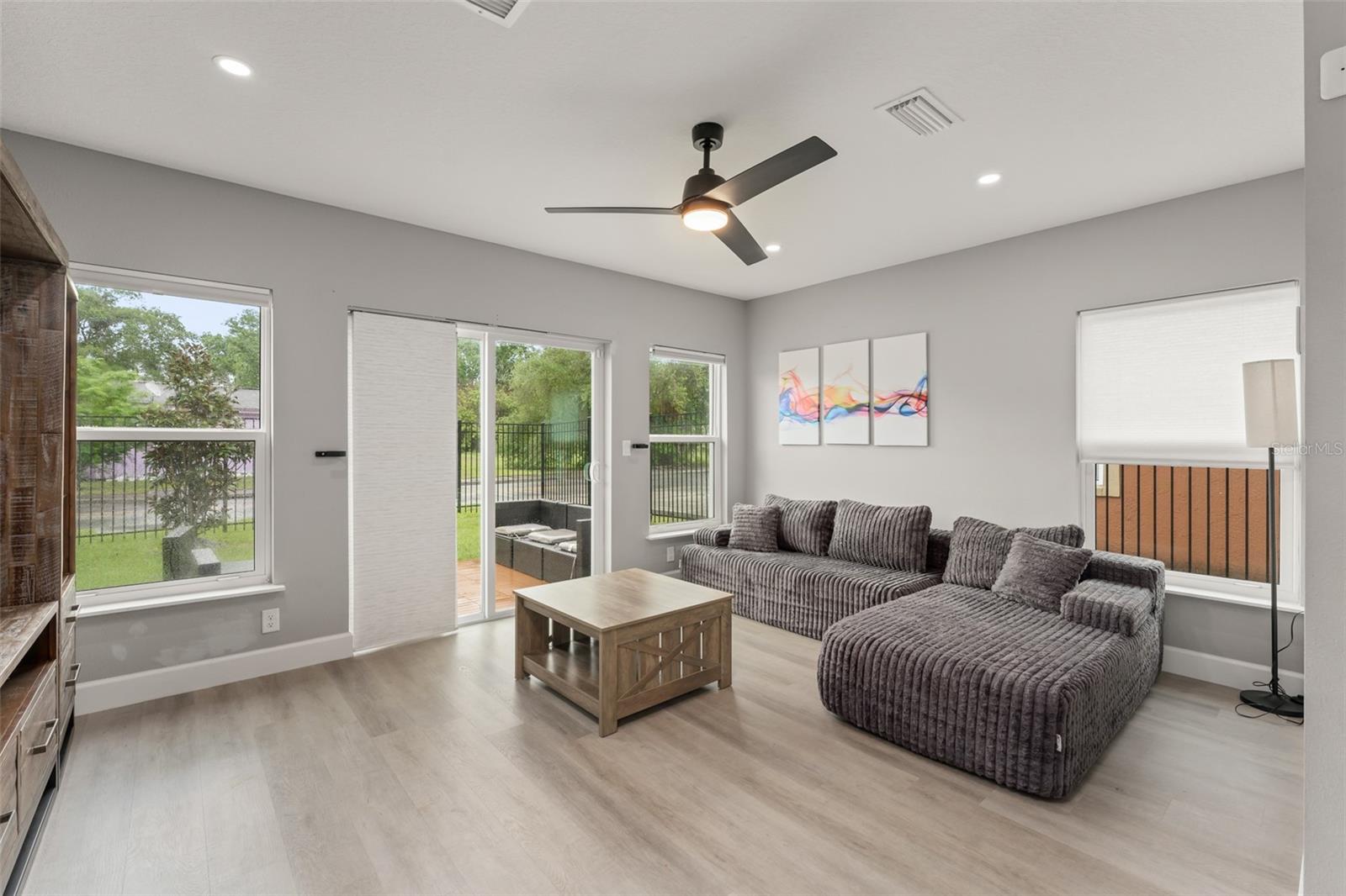 MIDWAY - Residential