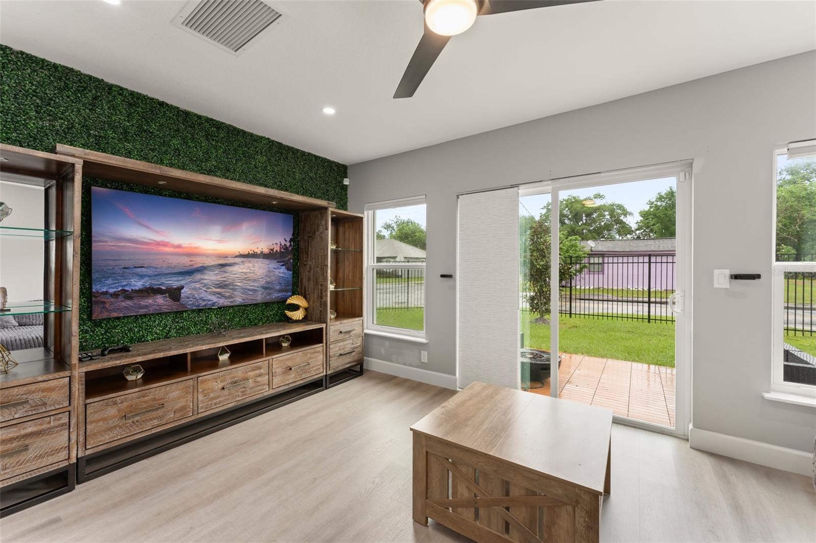 MIDWAY - Residential