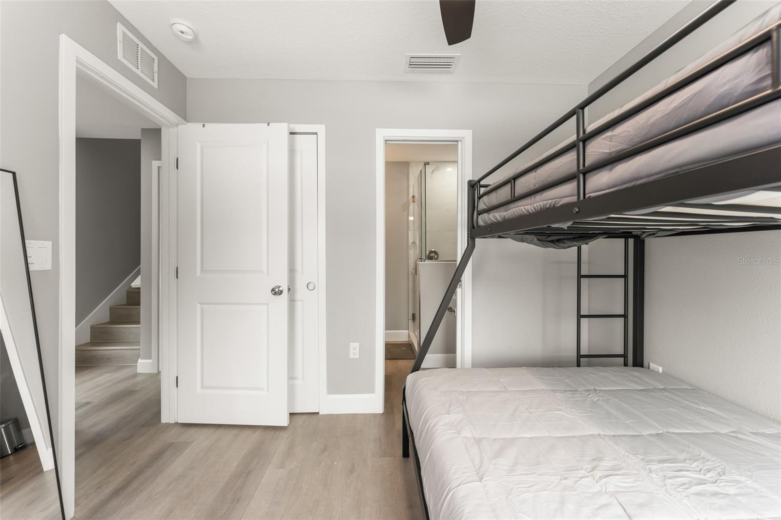 MIDWAY - Residential