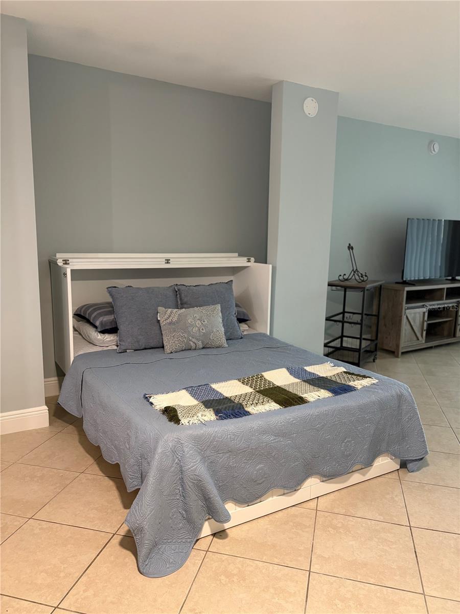 BAY ISLAND GROUP 4A - Residential Lease