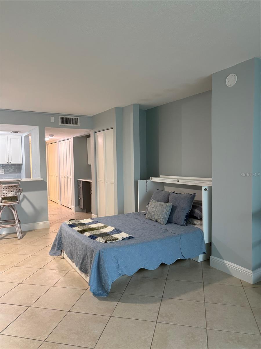 BAY ISLAND GROUP 4A - Residential Lease