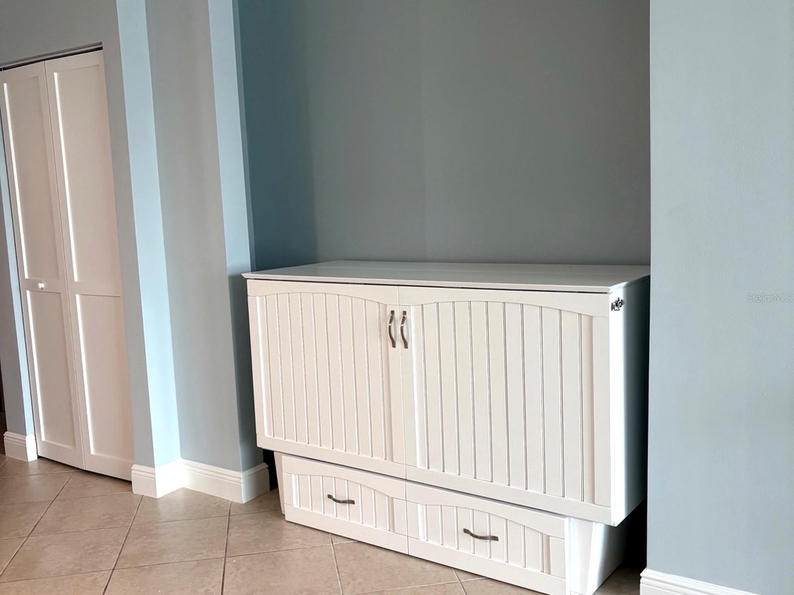 BAY ISLAND GROUP 4A - Residential Lease