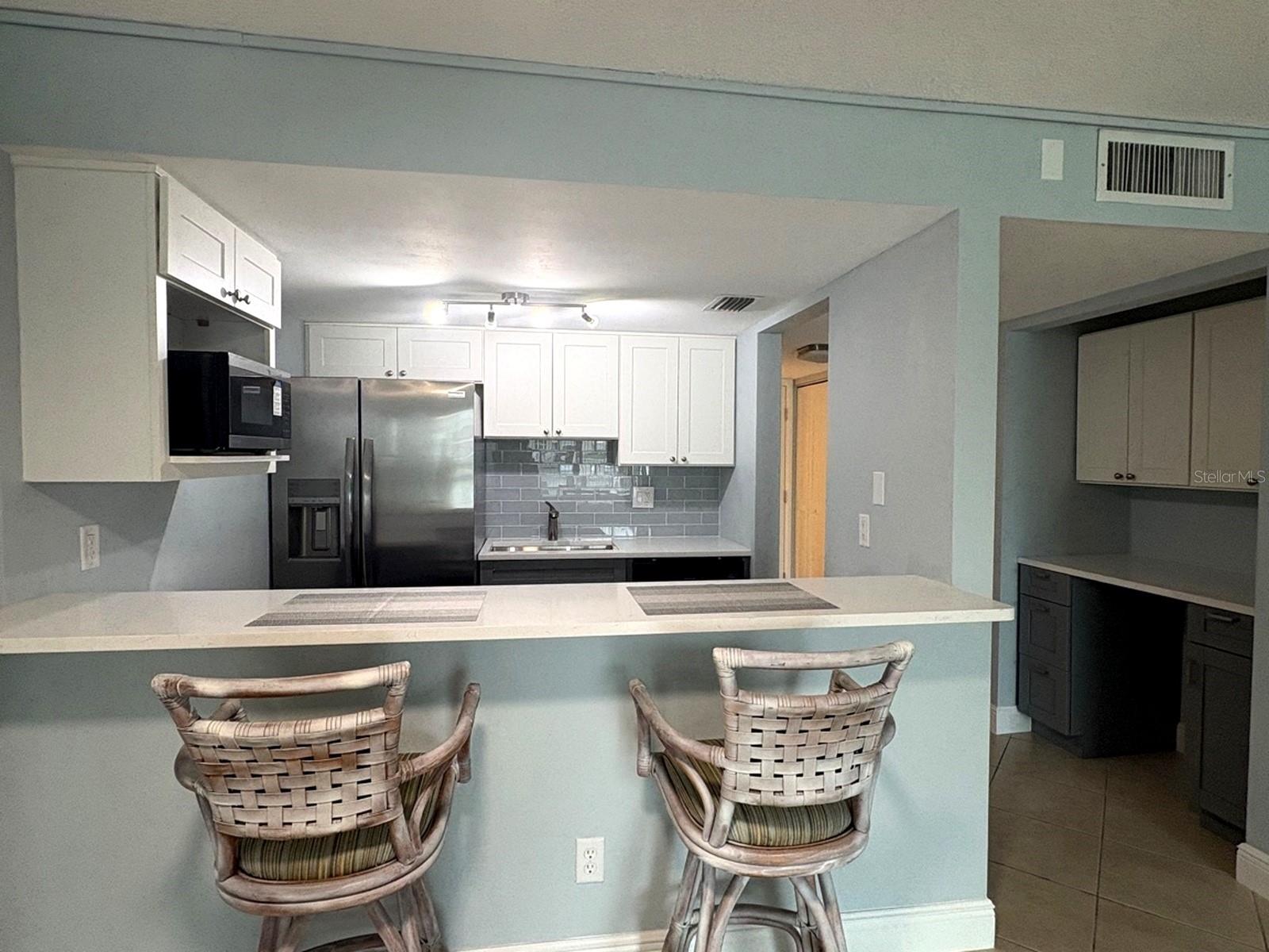 BAY ISLAND GROUP 4A - Residential Lease