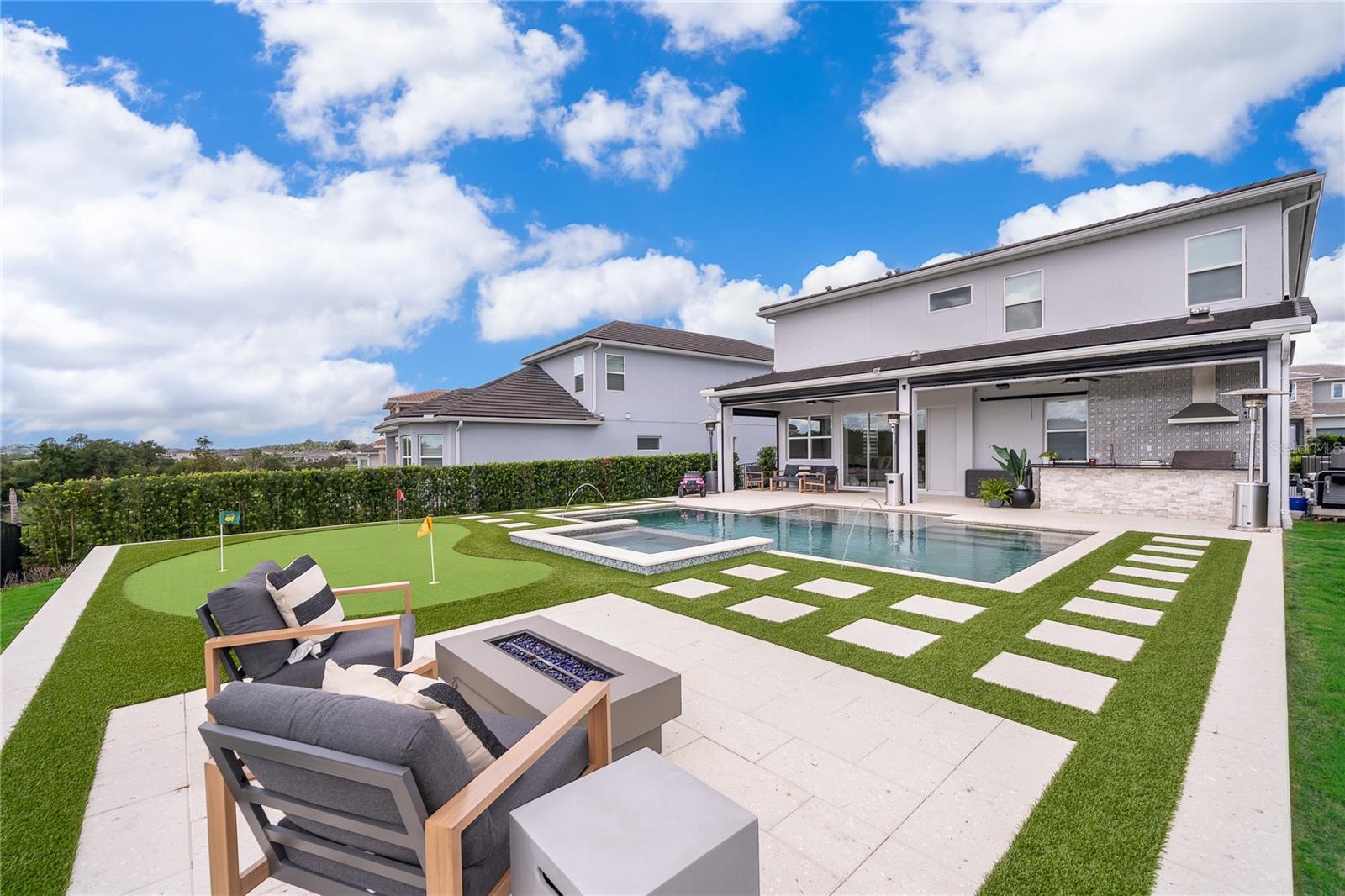 16009 VOLTERRA POINT