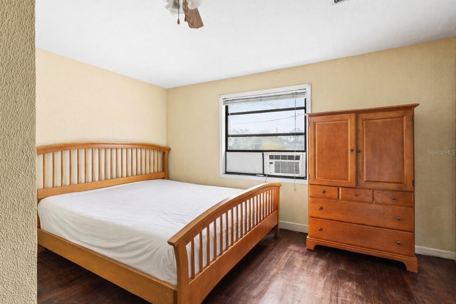 4402 W LANCASTER STREET