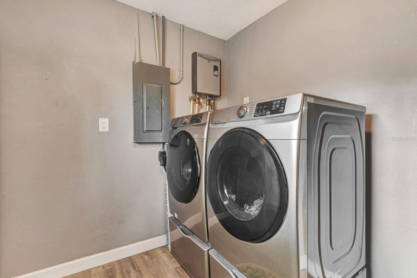 COLLEGE HEIGHTS - Residential