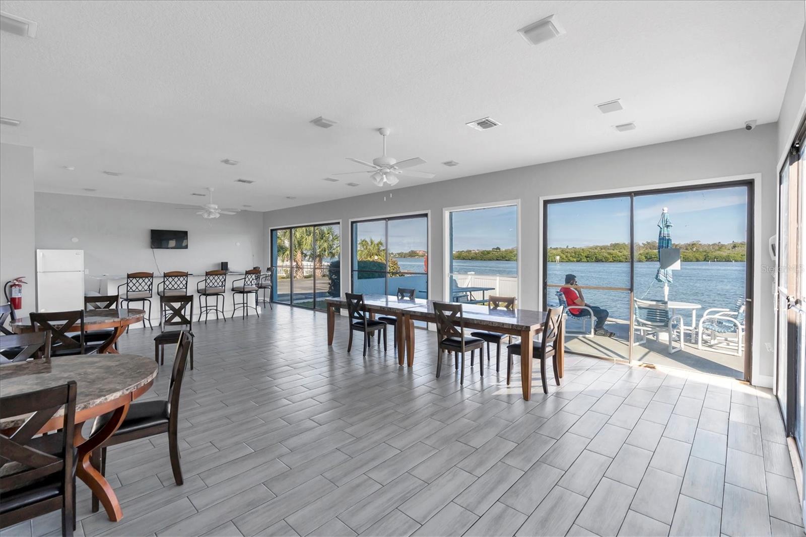 WINDRUSH COVE PH 1 CONDO - Residential