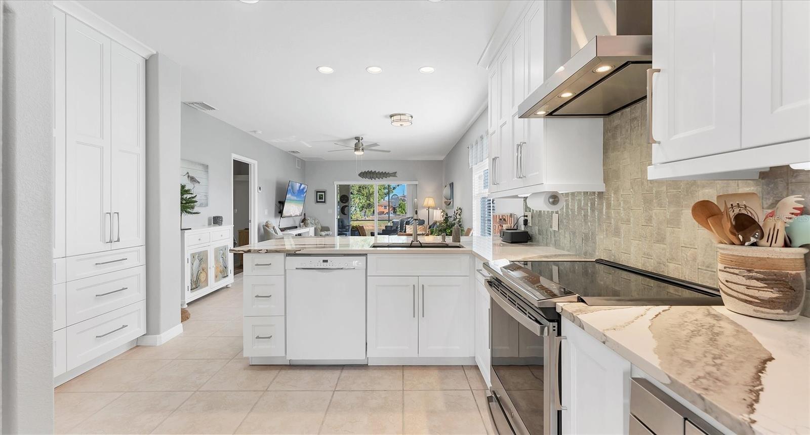 ROTONDA RIVER VILLAGE - Residential