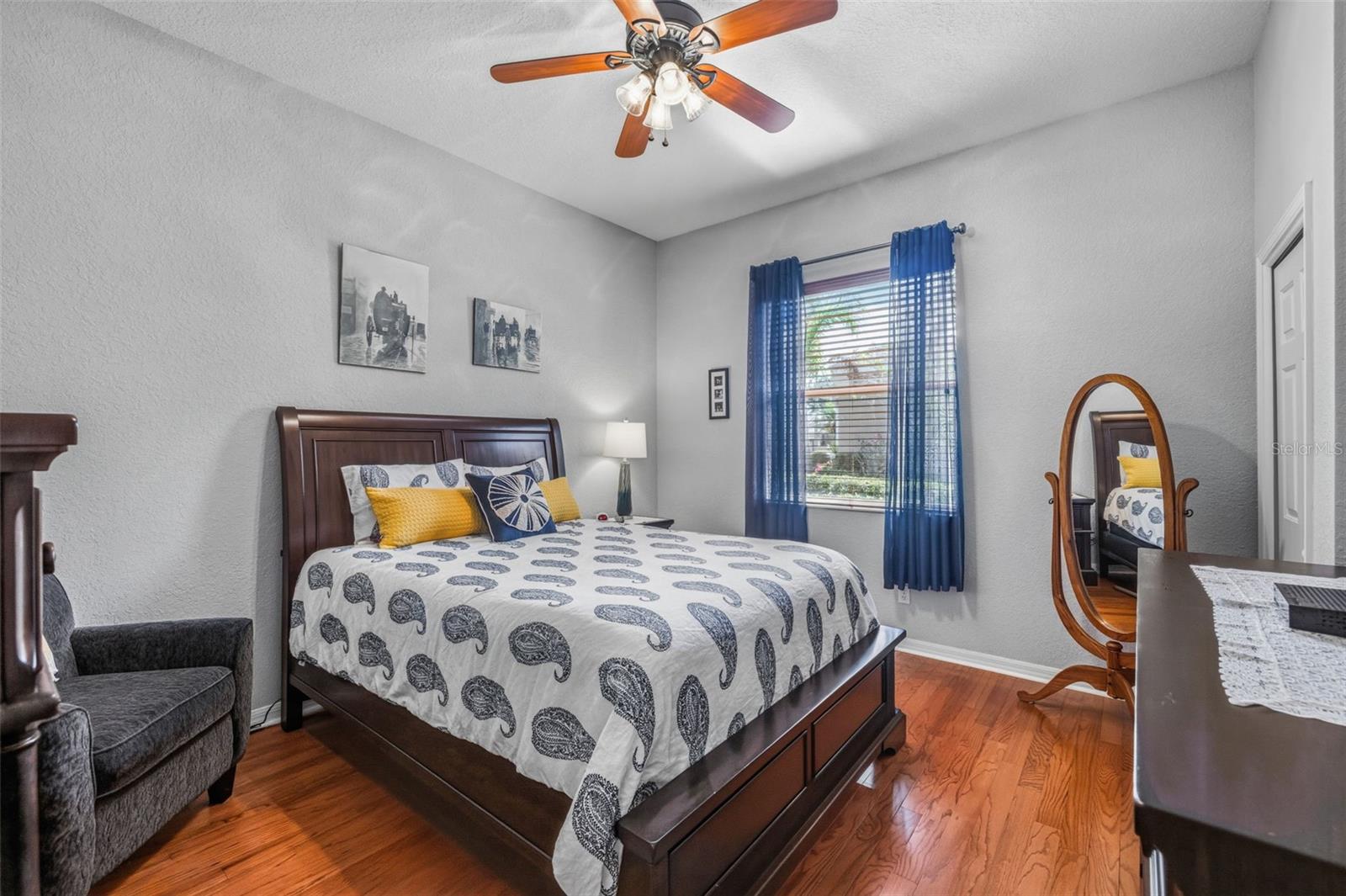 KENSINGTON CONDO - Residential