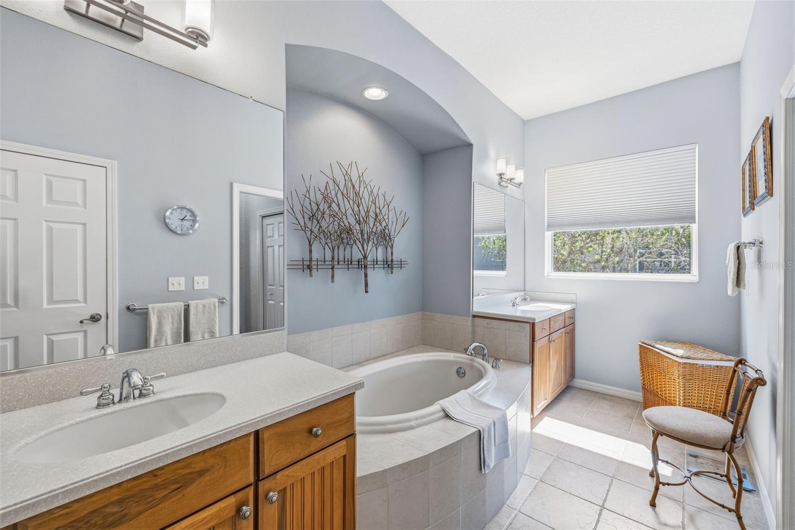 KENSINGTON CONDO - Residential
