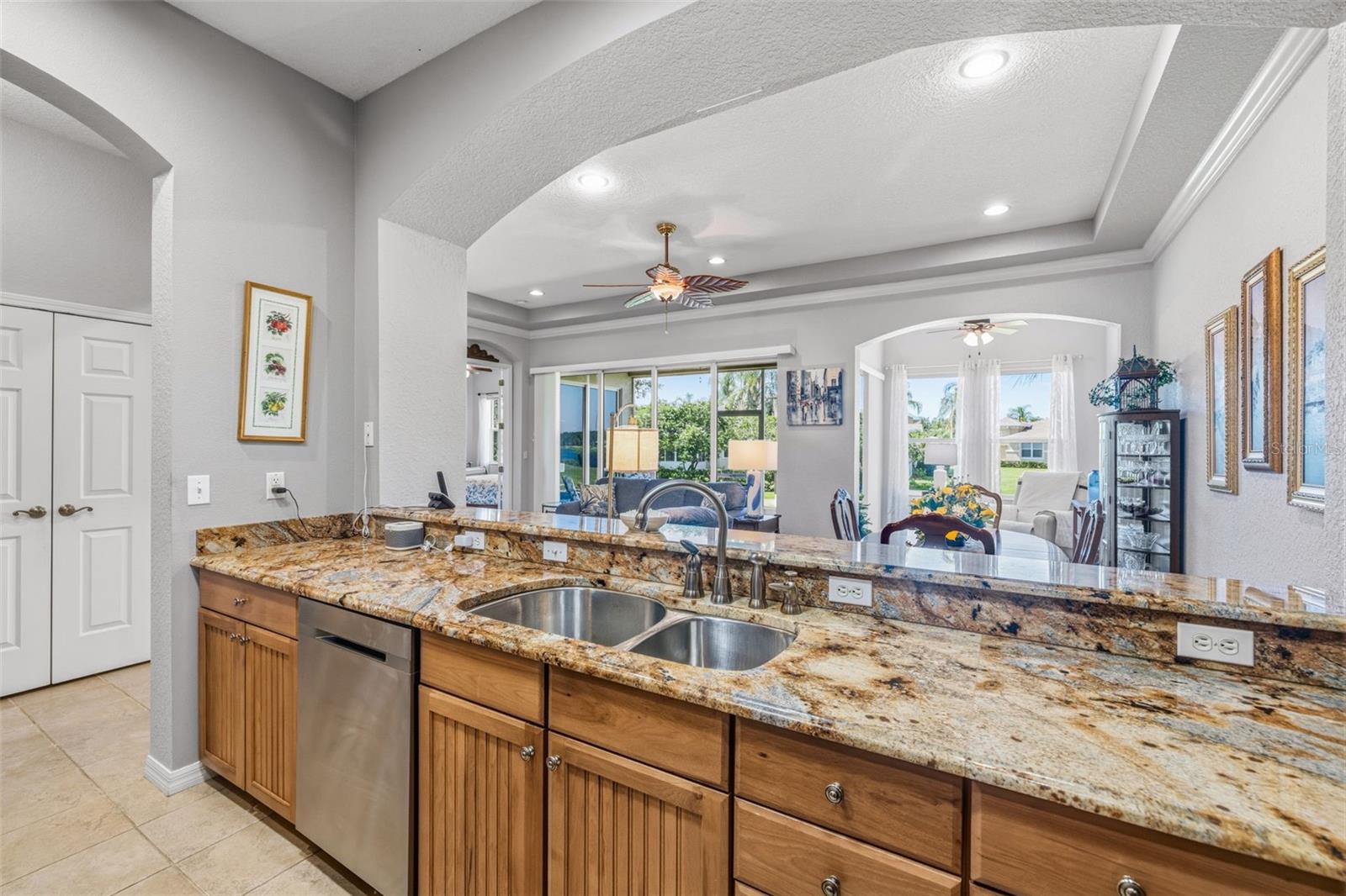 KENSINGTON CONDO - Residential