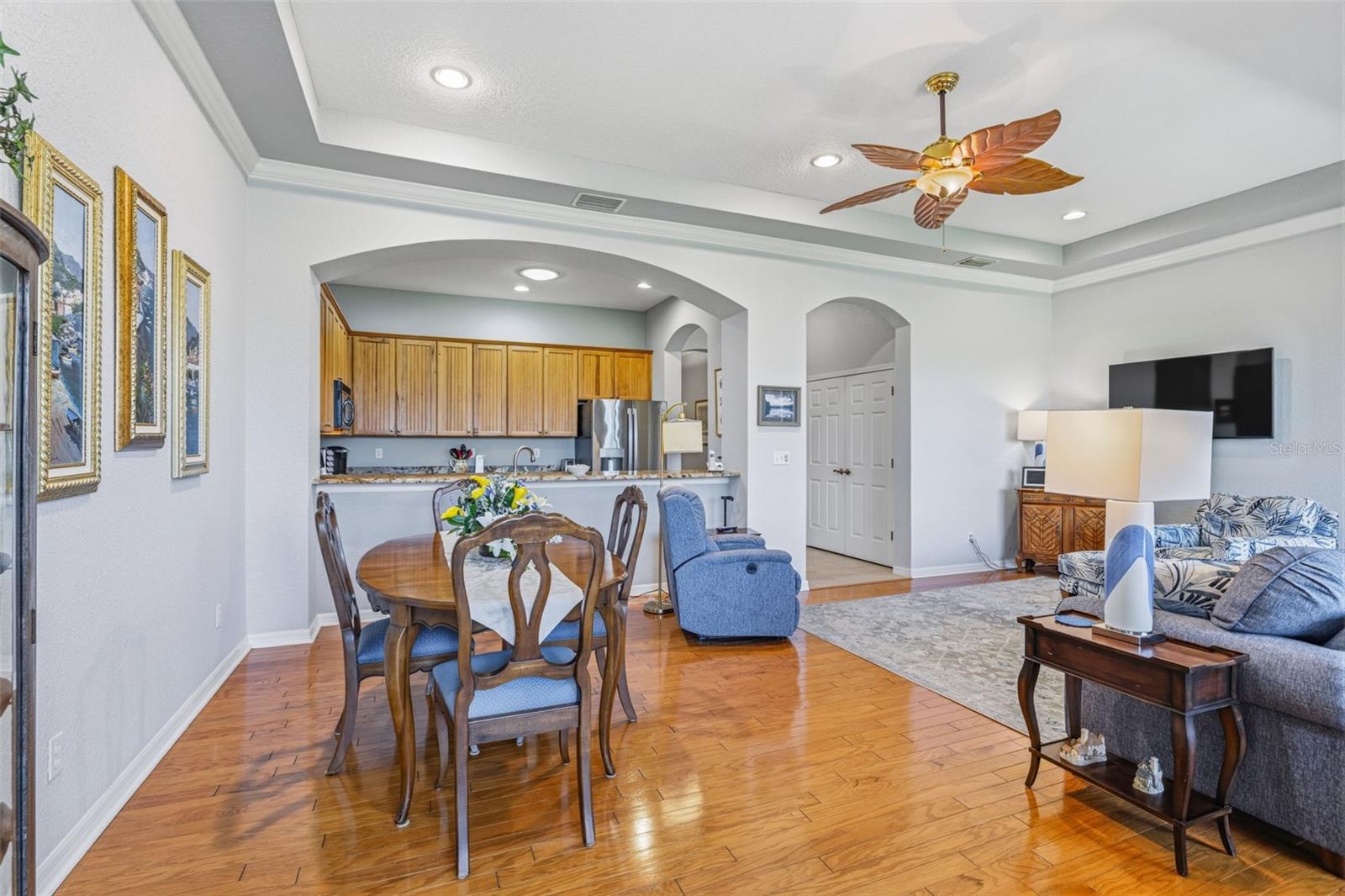 KENSINGTON CONDO - Residential
