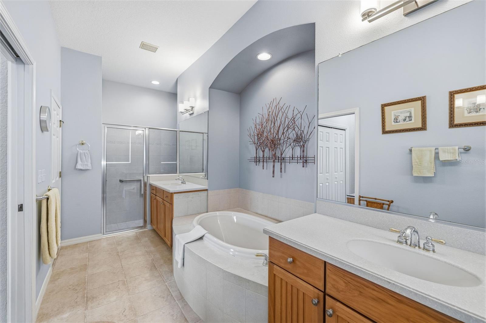 KENSINGTON CONDO - Residential