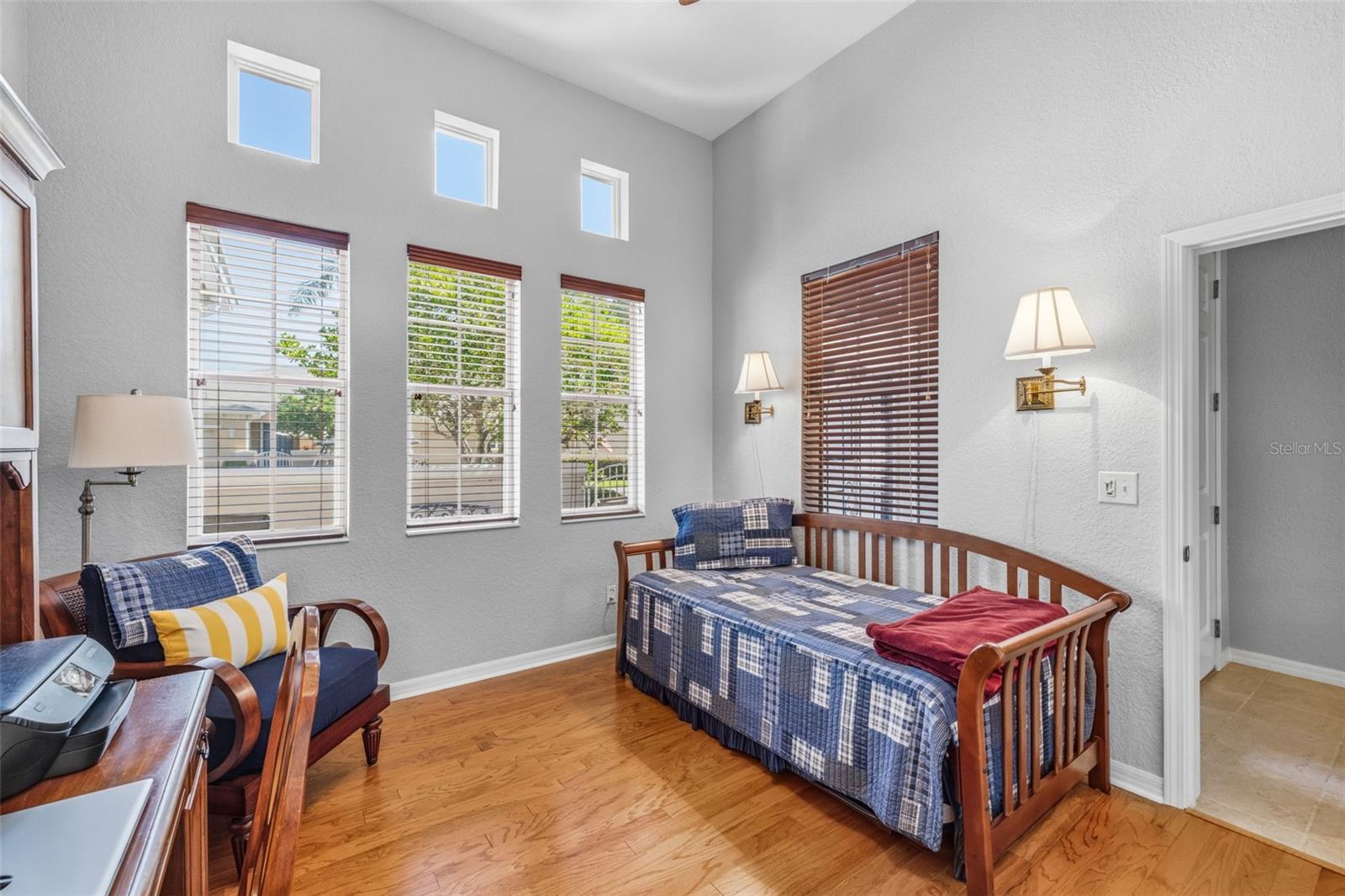 KENSINGTON CONDO - Residential