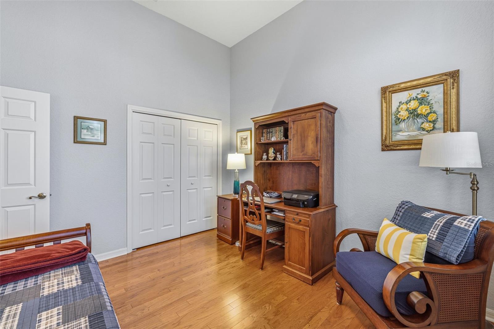 KENSINGTON CONDO - Residential
