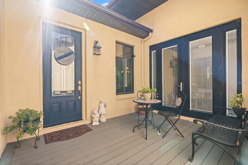 Photo of 814 Palm Harbor Court, Leesburg, FL 34748 (MLS # O6439054)