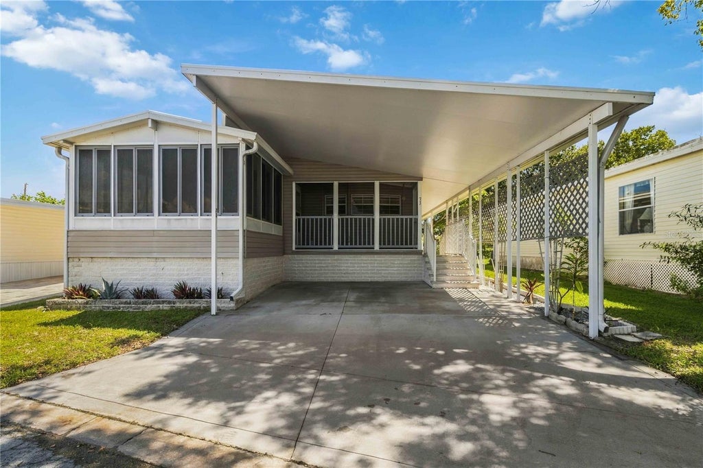Photo of 9790 66th Street N #73, Pinellas Park, FL 33782 (MLS # S5157143)