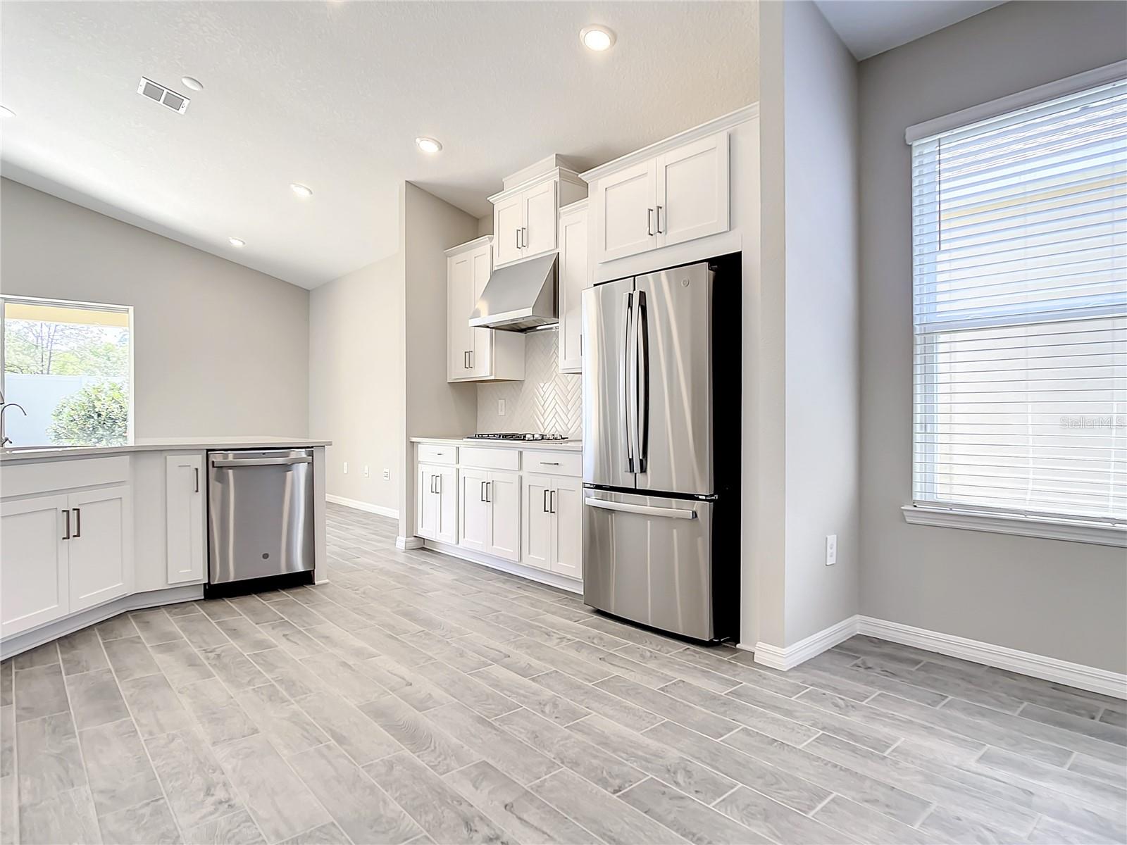 CRESTVIEW PB 71 PG 58-62 LOT 7 ORB 6098 PG 144 - Residential Lease