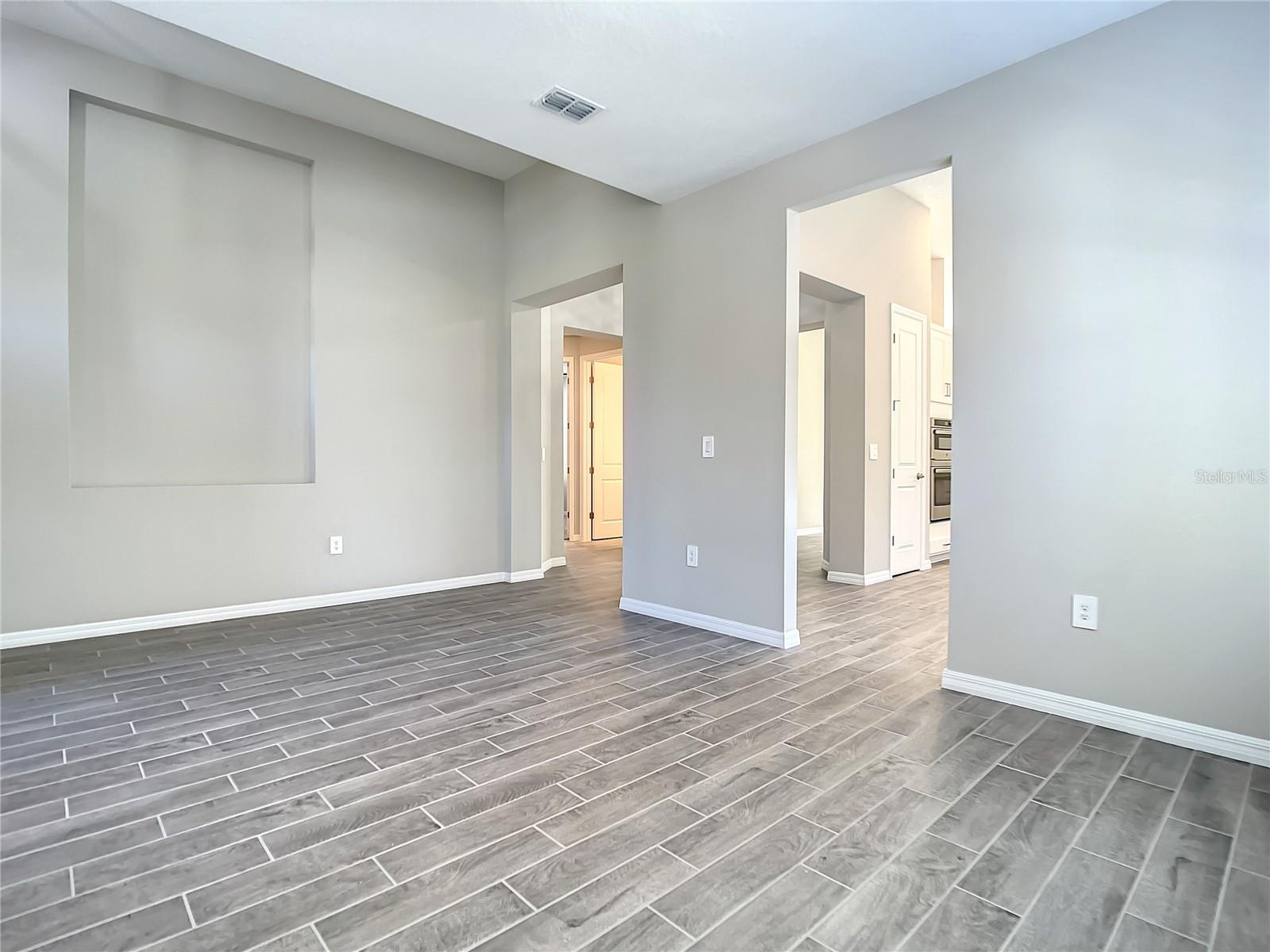 CRESTVIEW PB 71 PG 58-62 LOT 7 ORB 6098 PG 144 - Residential Lease