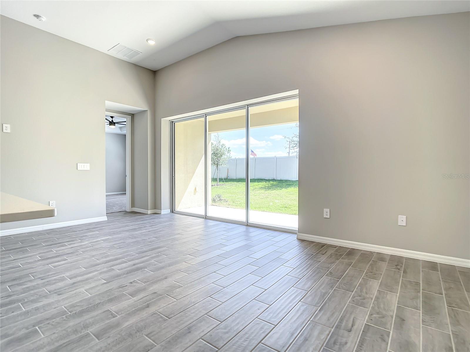 CRESTVIEW PB 71 PG 58-62 LOT 7 ORB 6098 PG 144 - Residential Lease