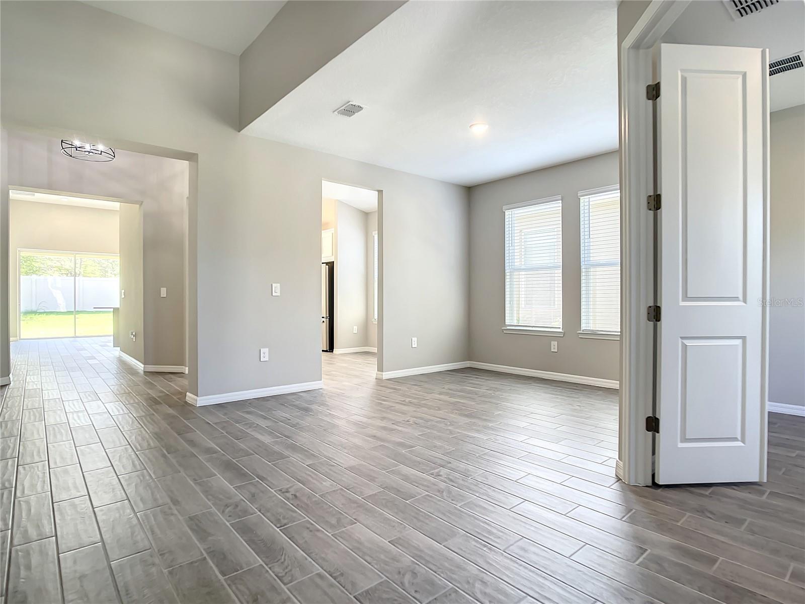 CRESTVIEW PB 71 PG 58-62 LOT 7 ORB 6098 PG 144 - Residential Lease