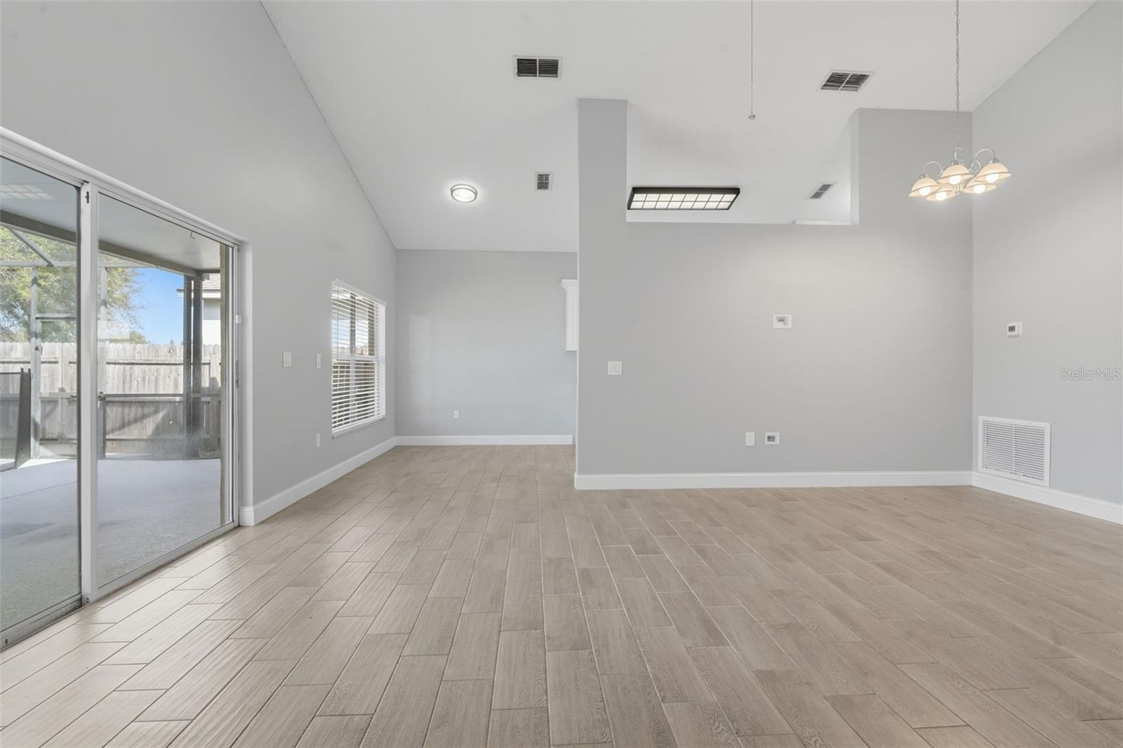 CRYSTAL COVE - Residential