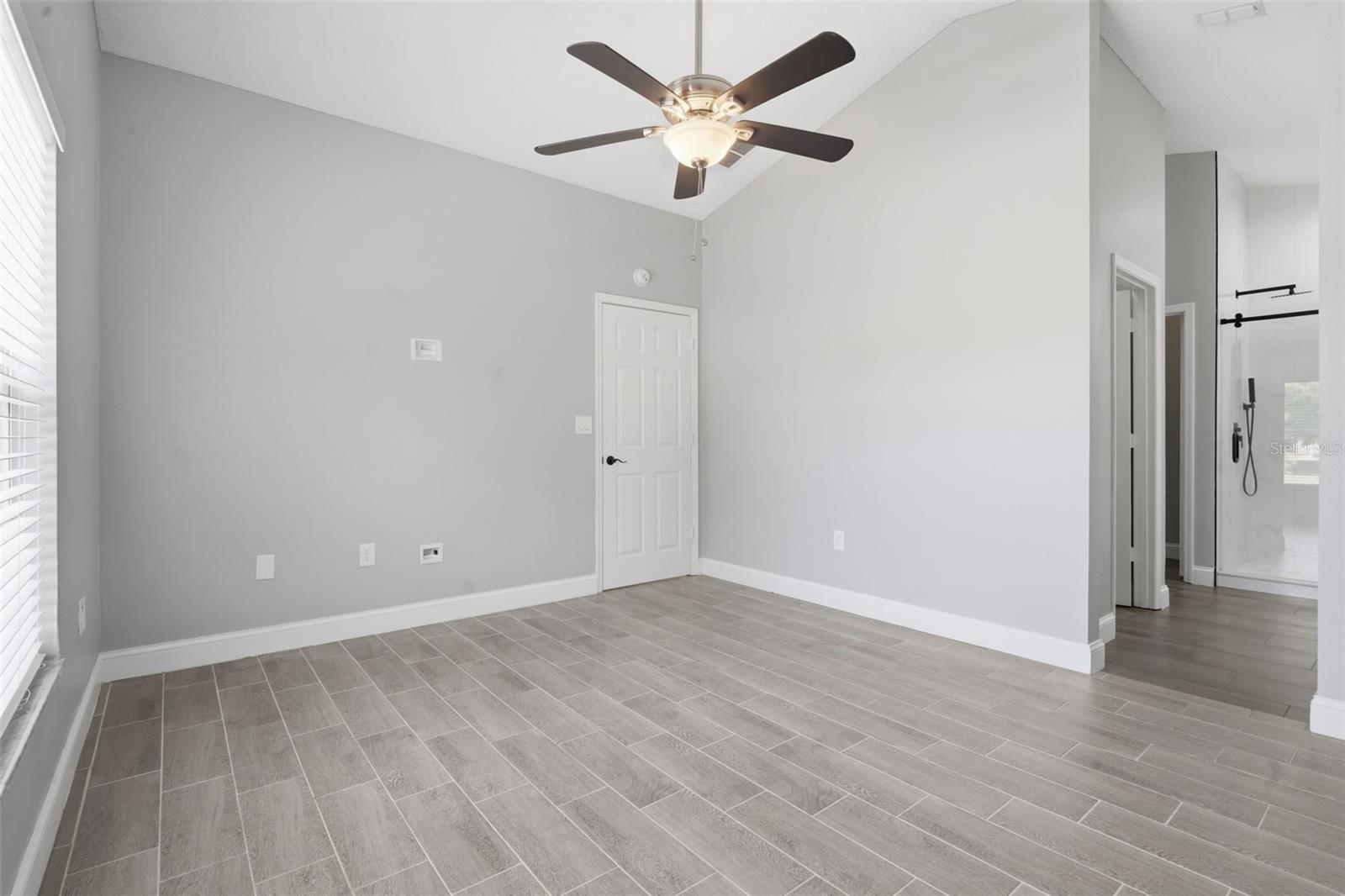 CRYSTAL COVE - Residential