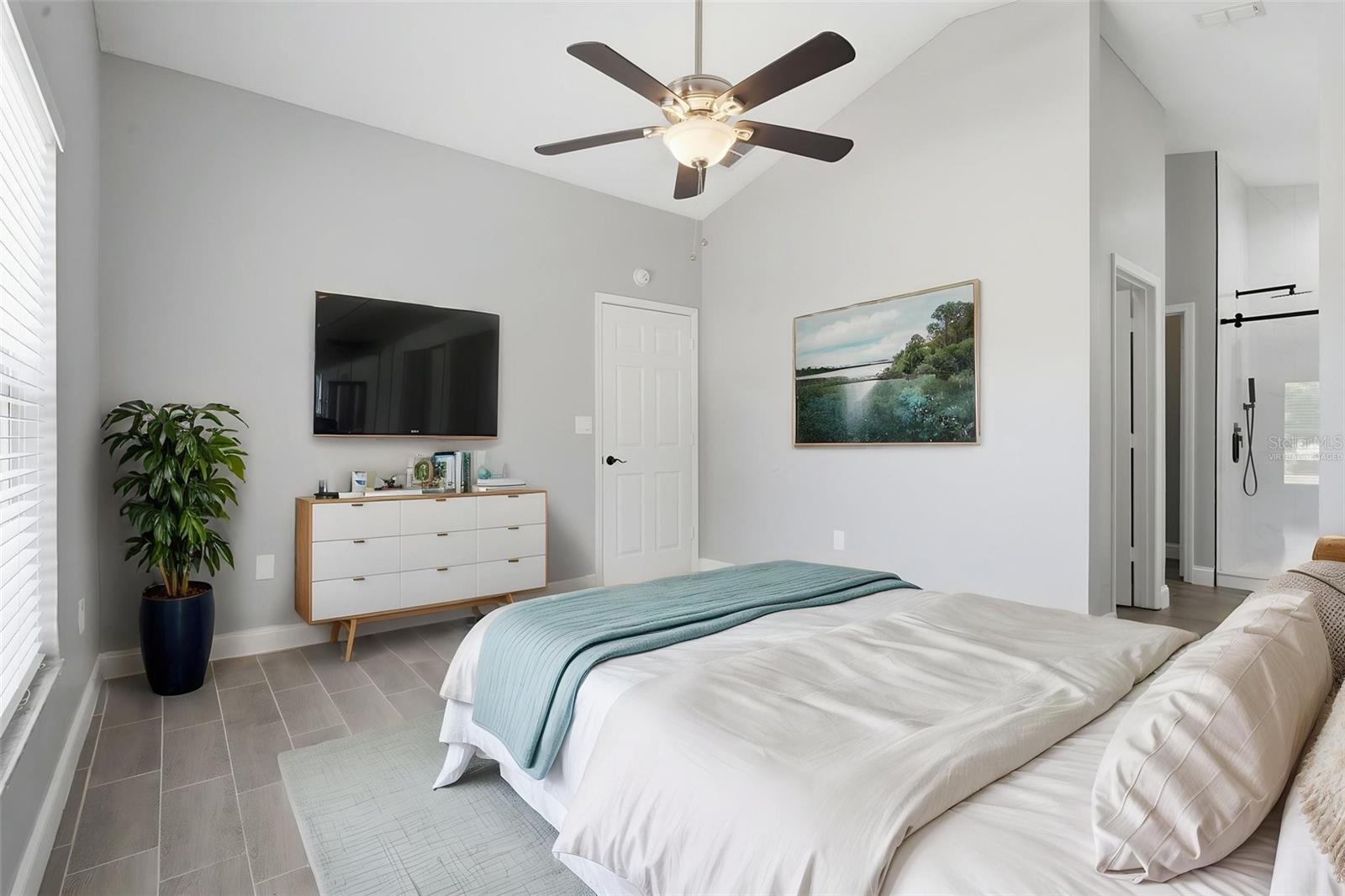 CRYSTAL COVE - Residential