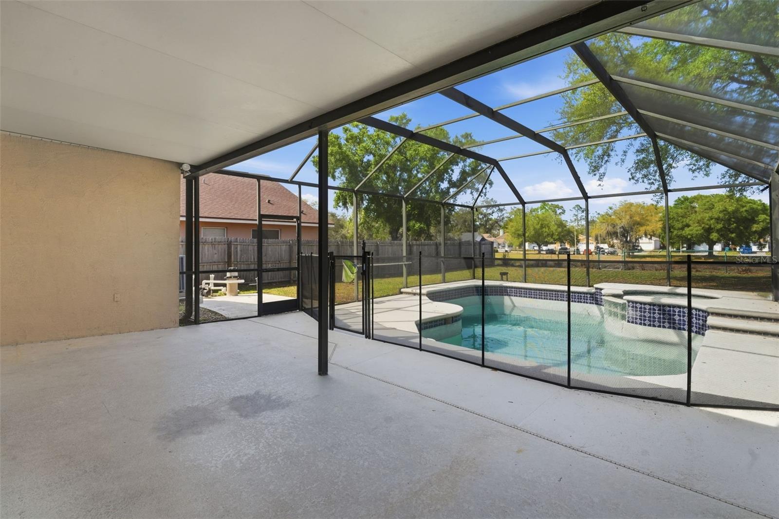 CRYSTAL COVE - Residential