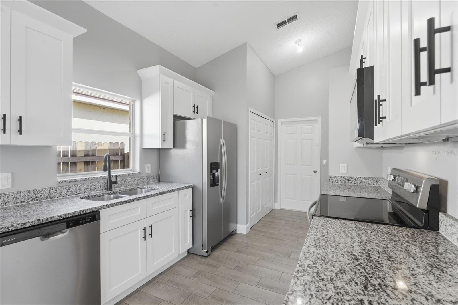 CRYSTAL COVE - Residential