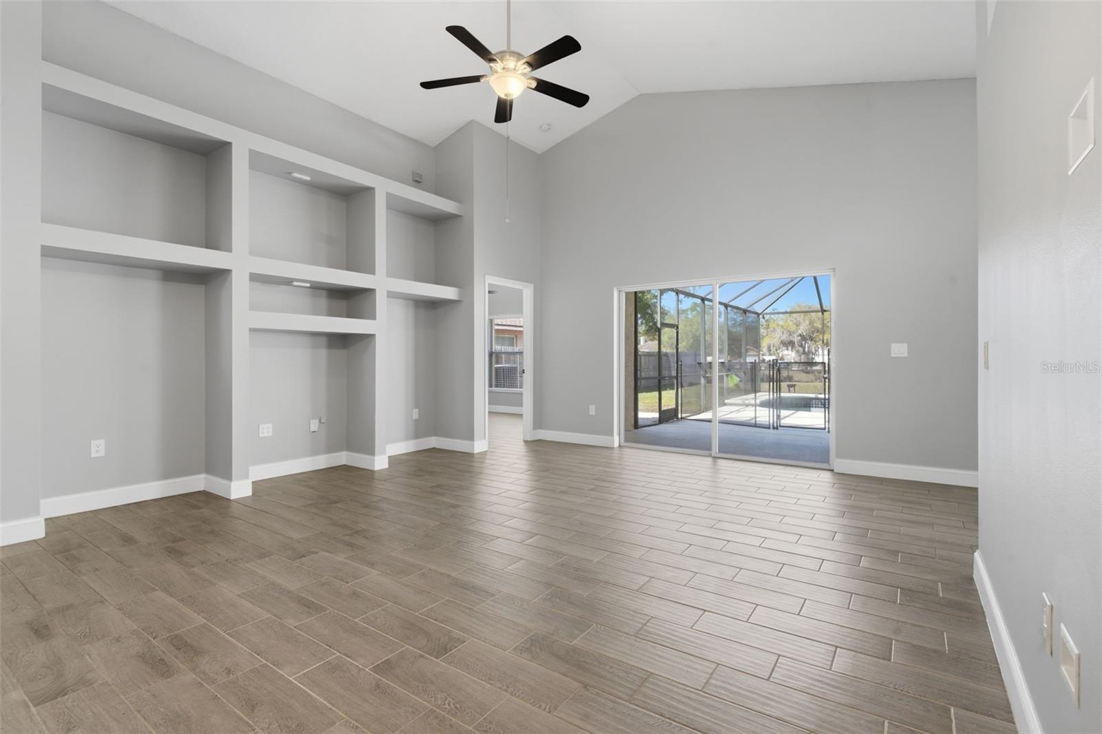 CRYSTAL COVE - Residential