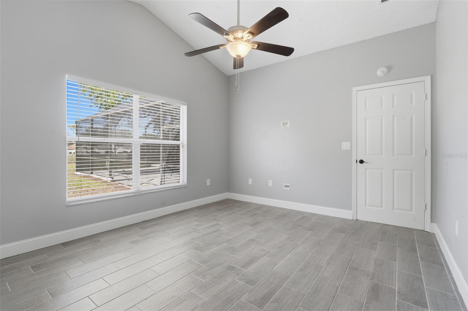 CRYSTAL COVE - Residential