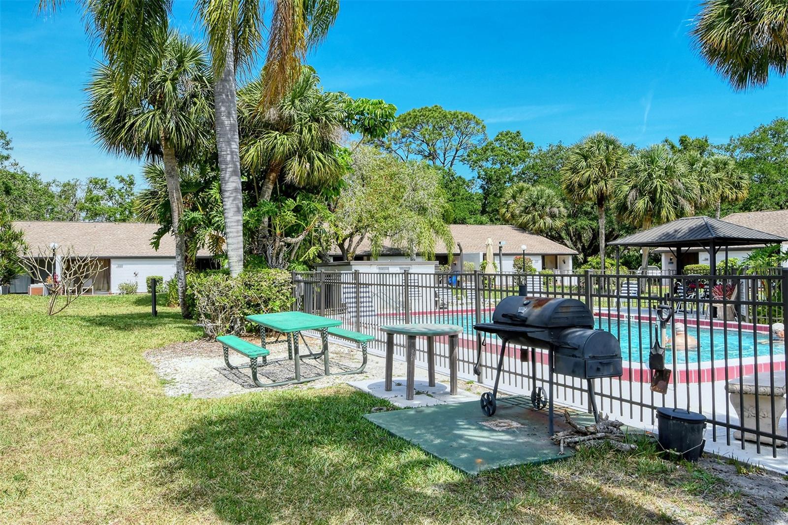 BUNKER OAKS - Residential